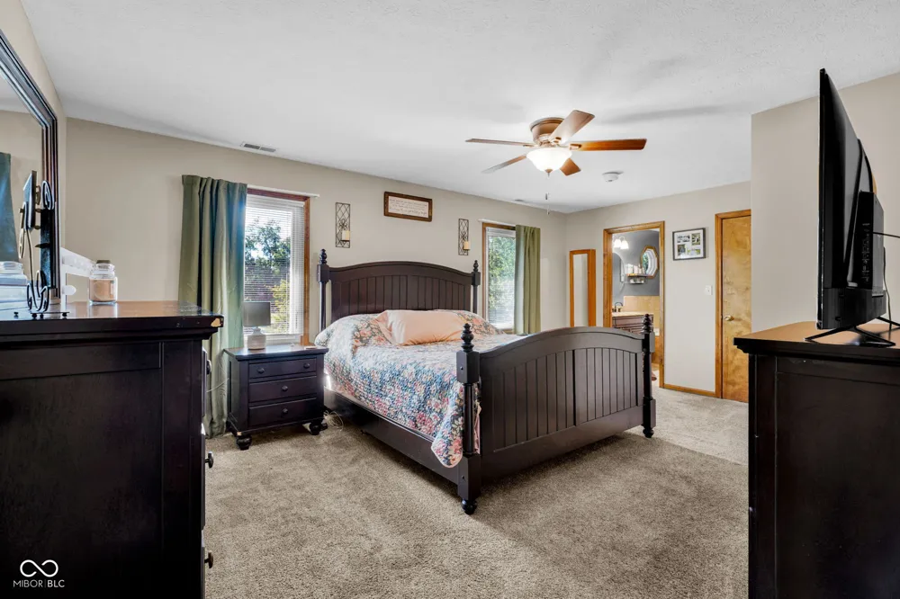 2251 Reston Lane Columbus, IN 47203