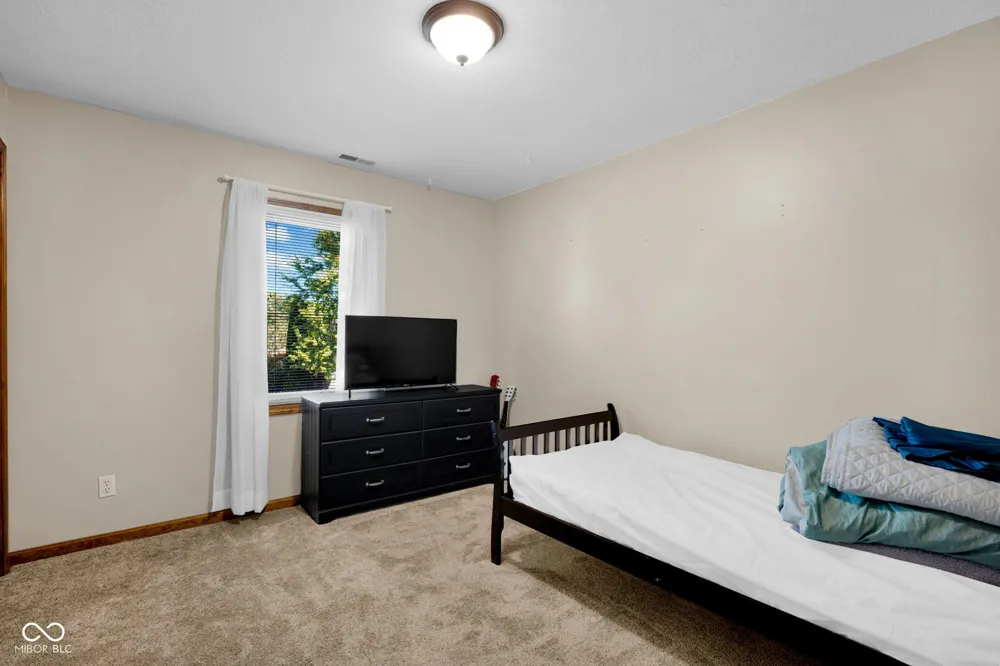 2251 Reston Lane Columbus, IN 47203