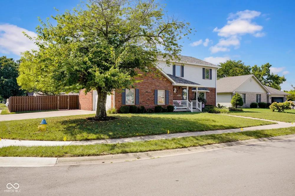 2251 Reston Lane Columbus, IN 47203