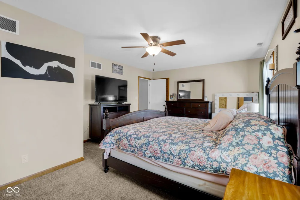 2251 Reston Lane Columbus, IN 47203