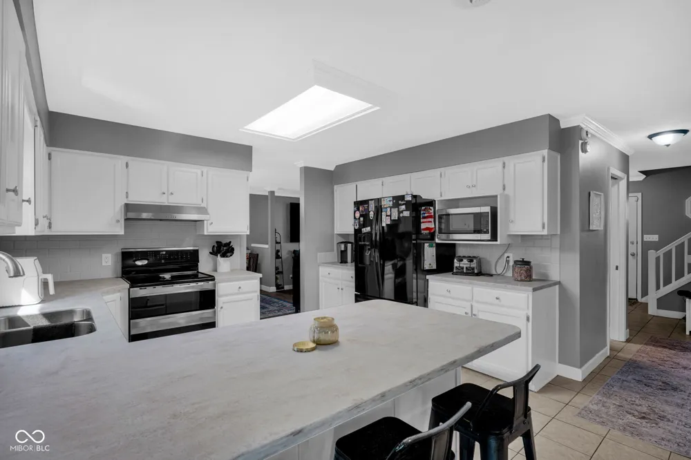 2251 Reston Lane Columbus, IN 47203