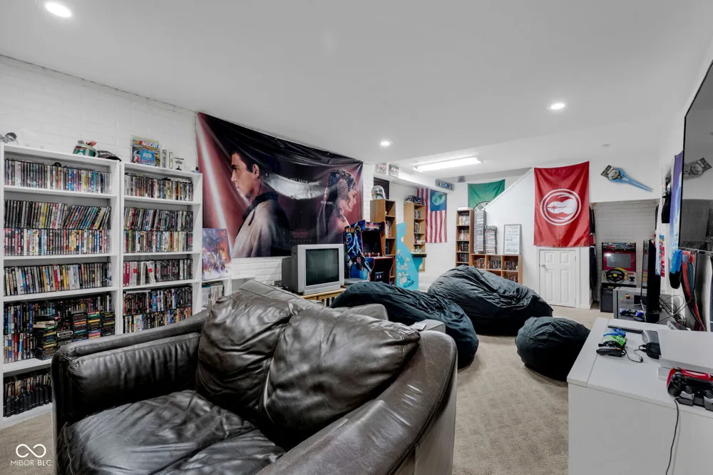 2251 Reston Lane Columbus, IN 47203