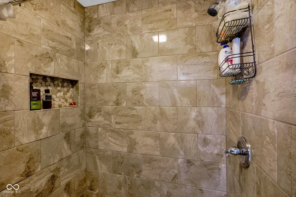 2251 Reston Lane Columbus, IN 47203