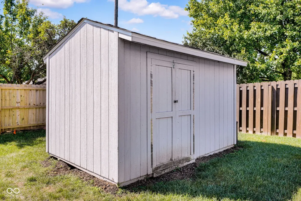 2251 Reston Lane Columbus, IN 47203
