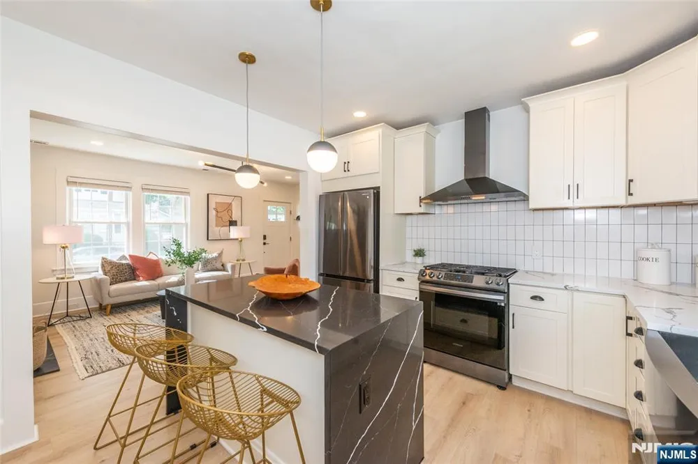 33 Waverly Terrace Bloomfield, NJ 07003