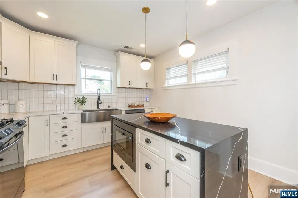 33 Waverly Terrace Bloomfield, NJ 07003