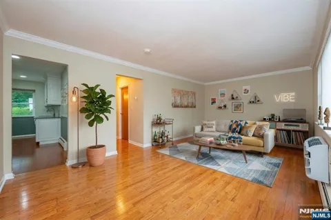 68 Regency Park