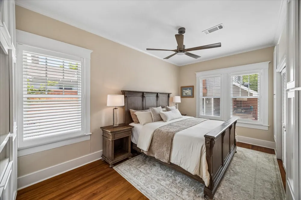 618 Bayland Avenue Houston, TX 77009