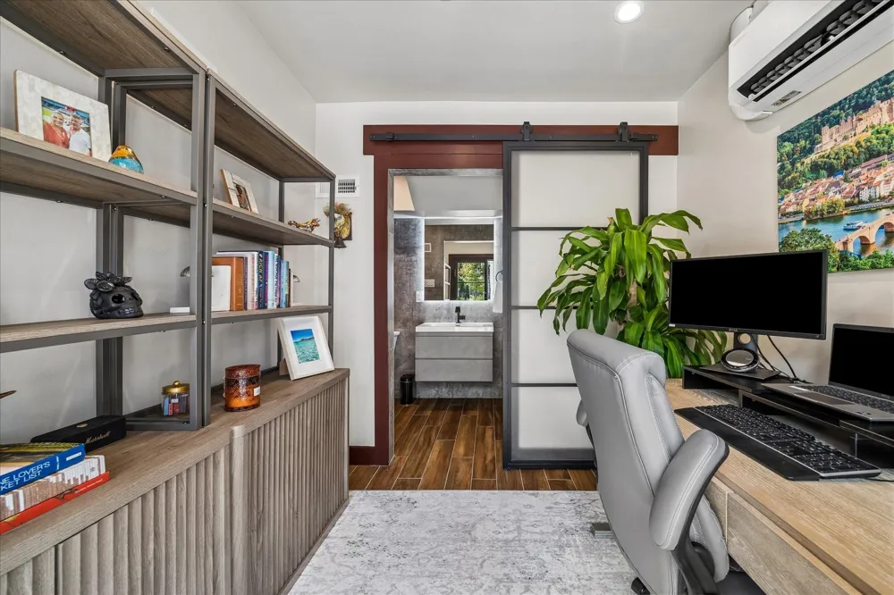 618 Bayland Avenue Houston, TX 77009