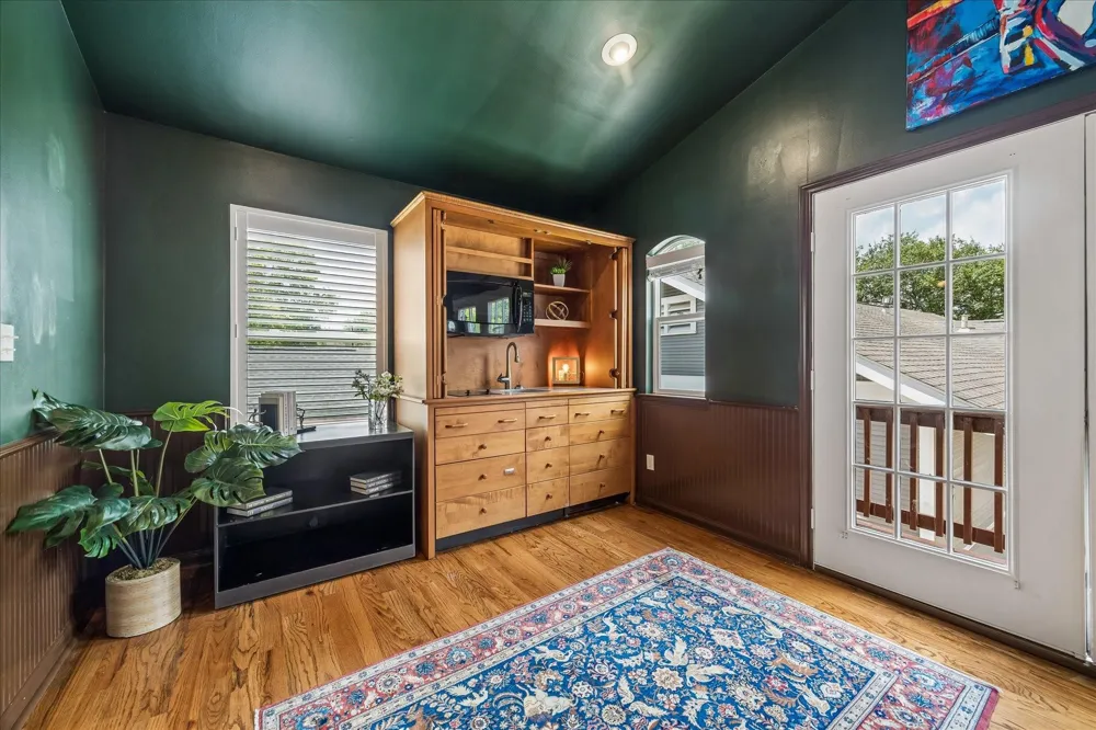 618 Bayland Avenue Houston, TX 77009
