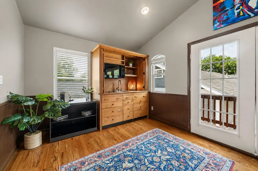 618 Bayland Avenue Houston, TX 77009