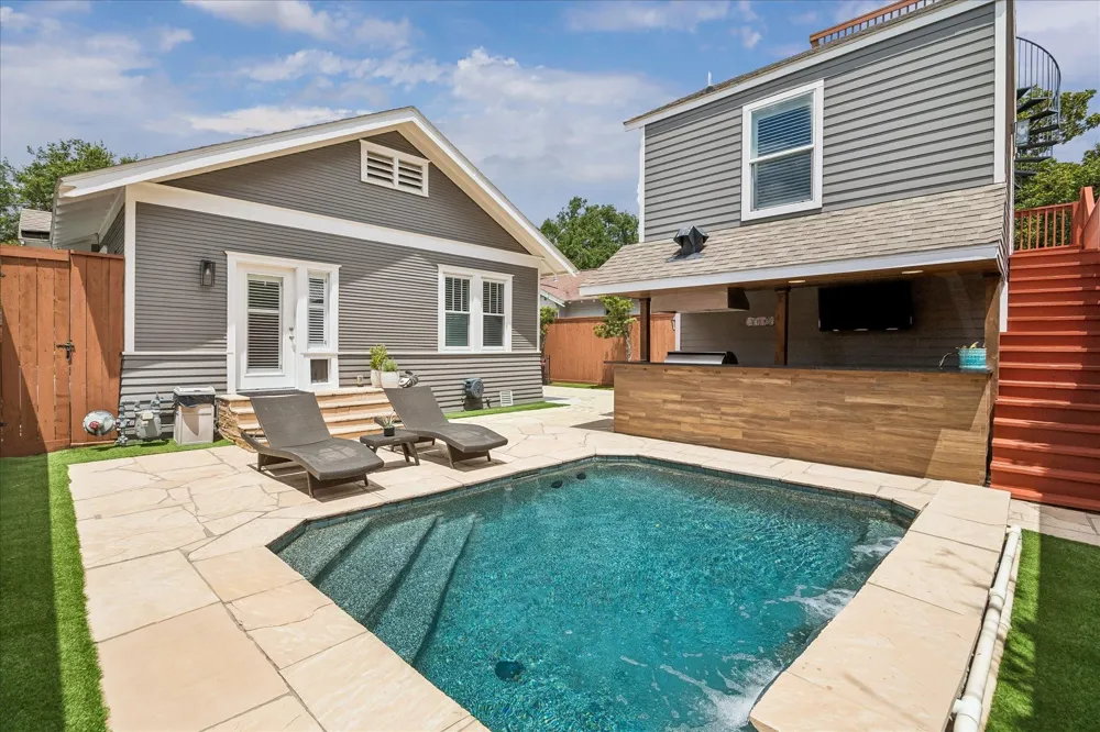 618 Bayland Avenue Houston, TX 77009