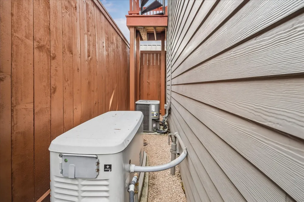 618 Bayland Avenue Houston, TX 77009