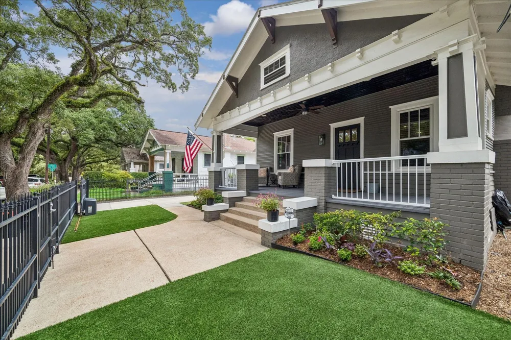 618 Bayland Avenue Houston, TX 77009