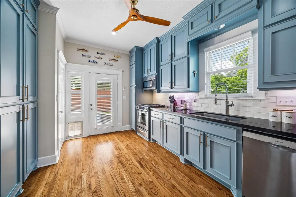 618 Bayland Avenue Houston, TX 77009
