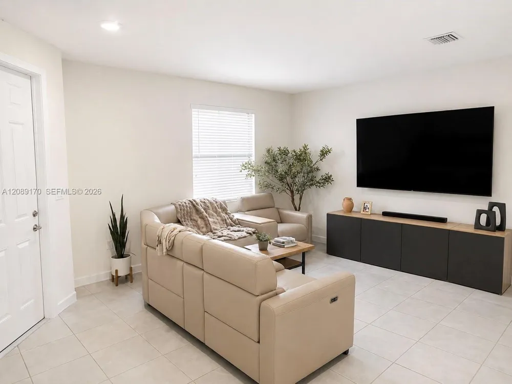 3476 W 114th Ter #1 Hialeah, FL 33018