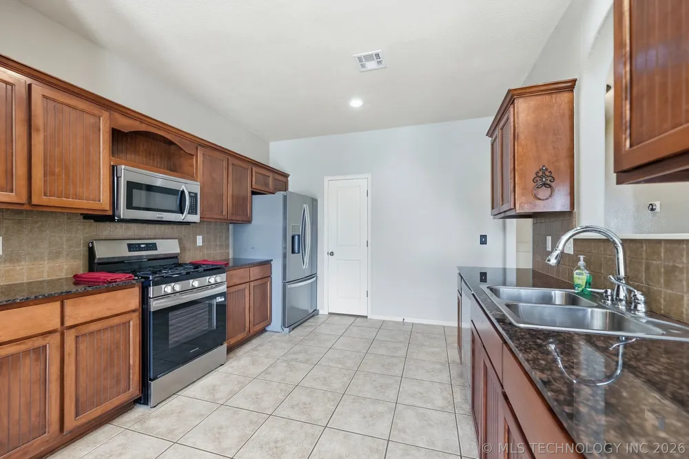 13623 S 86th EastAvenue Bixby, OK 74008