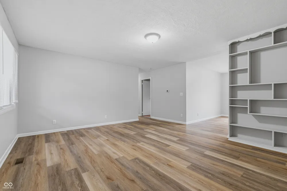 3653 Mitchner Avenue Indianapolis, IN 46226