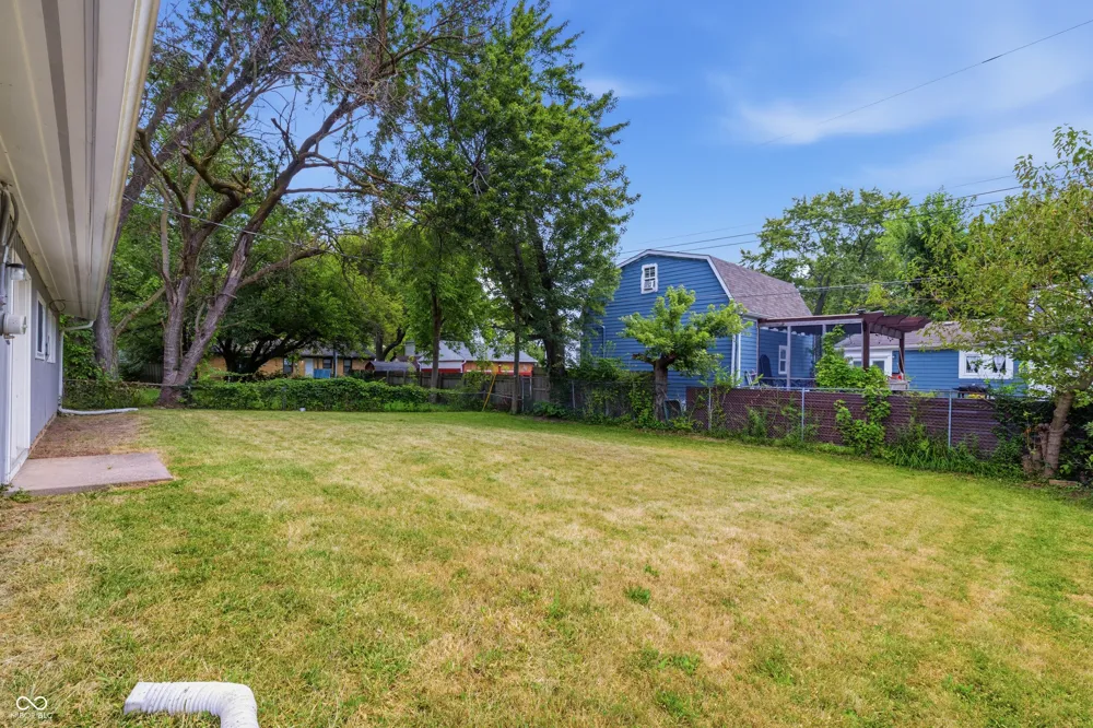 3653 Mitchner Avenue Indianapolis, IN 46226
