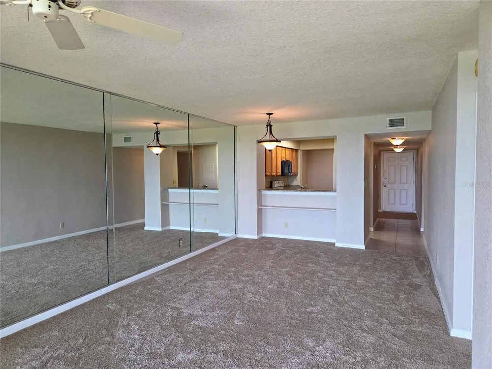 5801 BAHIA DEL MAR CIRCLE #113 St Petersburg, FL 33715