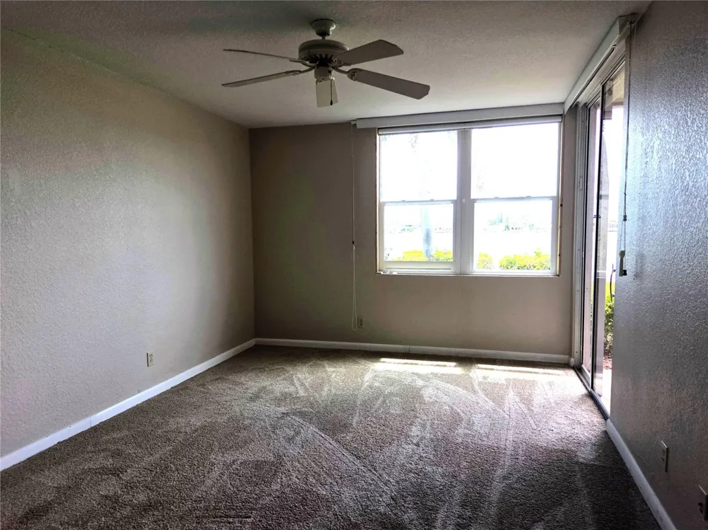 5801 BAHIA DEL MAR CIRCLE #113 St Petersburg, FL 33715