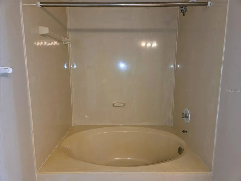 5801 BAHIA DEL MAR CIRCLE #113 St Petersburg, FL 33715