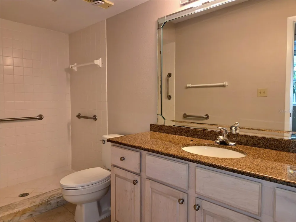 5801 BAHIA DEL MAR CIRCLE #113 St Petersburg, FL 33715