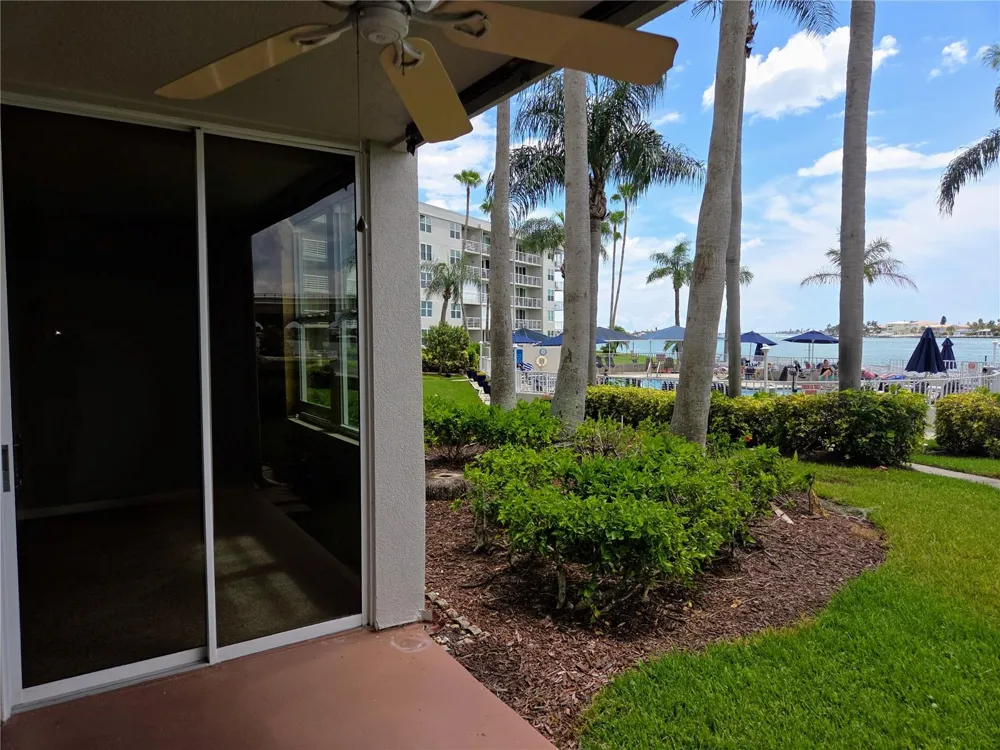 5801 BAHIA DEL MAR CIRCLE #113 St Petersburg, FL 33715