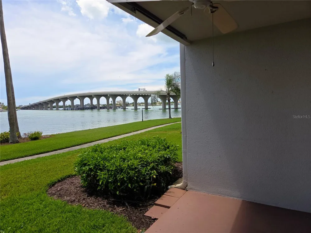 5801 BAHIA DEL MAR CIRCLE #113 St Petersburg, FL 33715