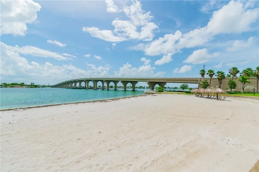 5801 BAHIA DEL MAR CIRCLE #113 St Petersburg, FL 33715