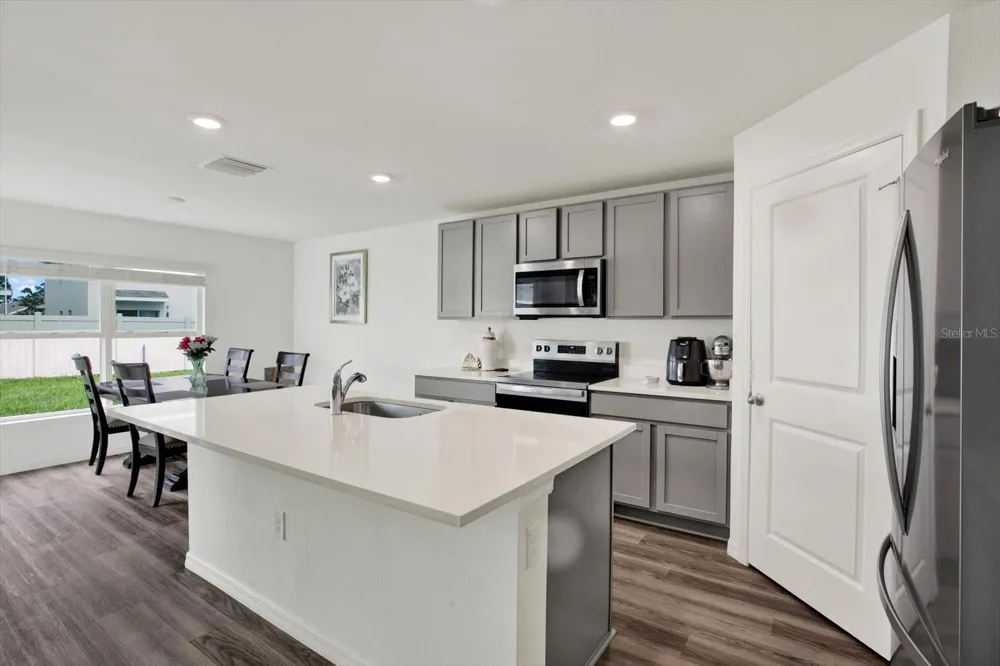 4430 SAND DOLLAR WAY Zephyrhills, FL 33541