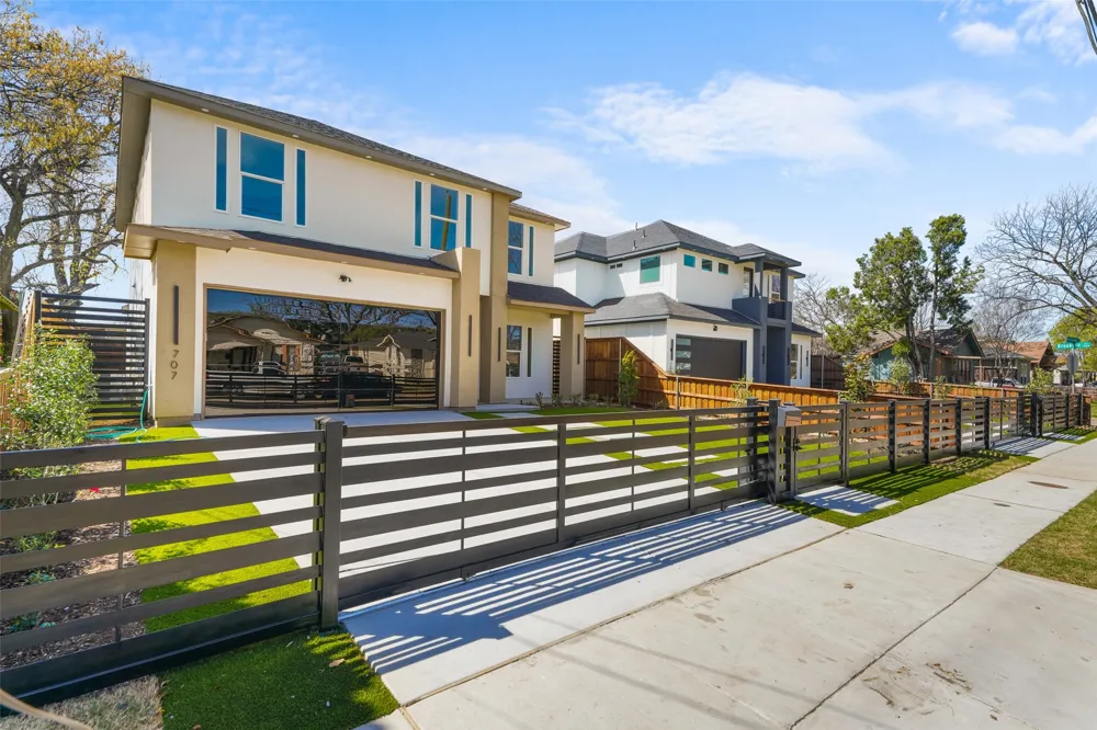 707 Buckalew Street Dallas, TX 75208