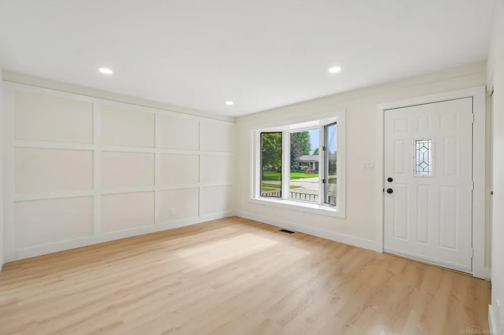 39420 millington Drive Sterling Heights City, MI 48313