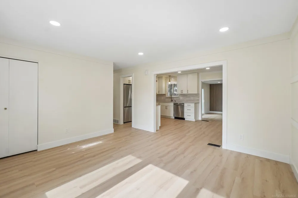 39420 millington Drive Sterling Heights City, MI 48313