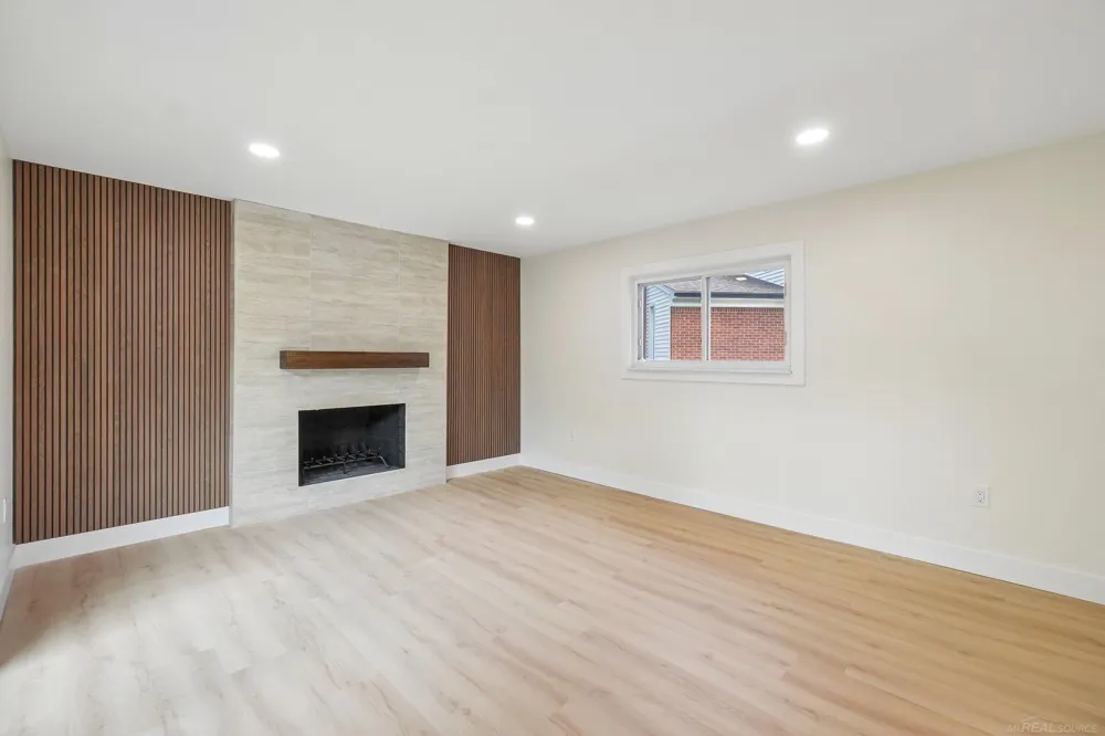 39420 millington Drive Sterling Heights City, MI 48313