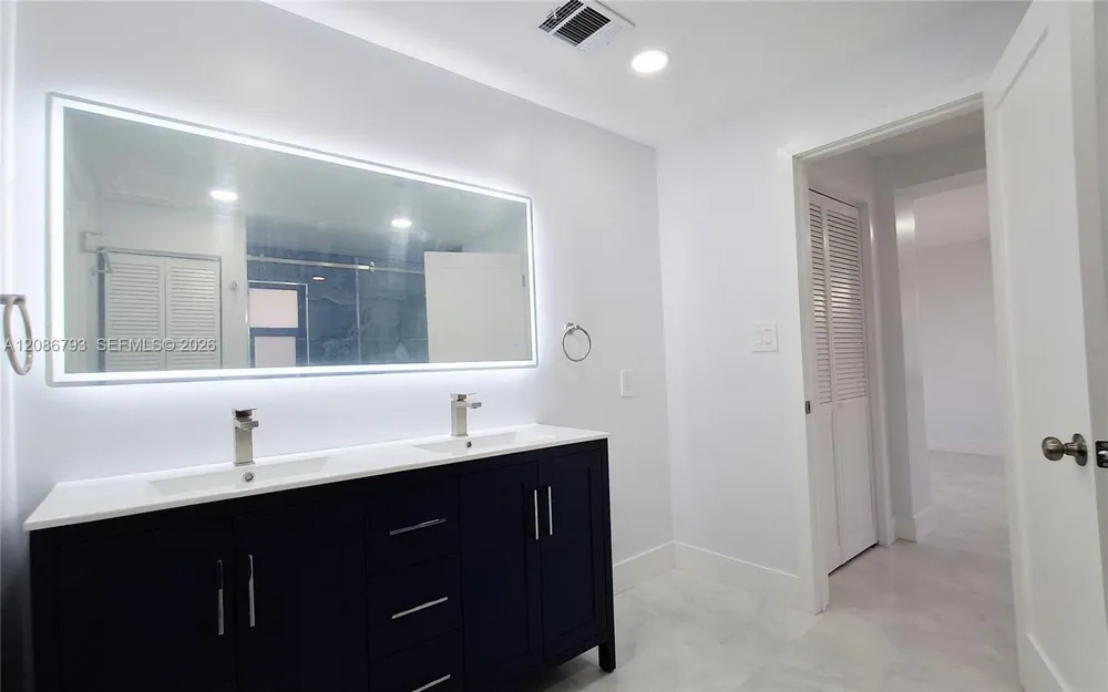 216 Shadow Way Miami Springs, FL 33166