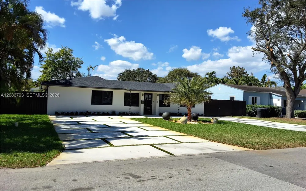 216 Shadow Way Miami Springs, FL 33166