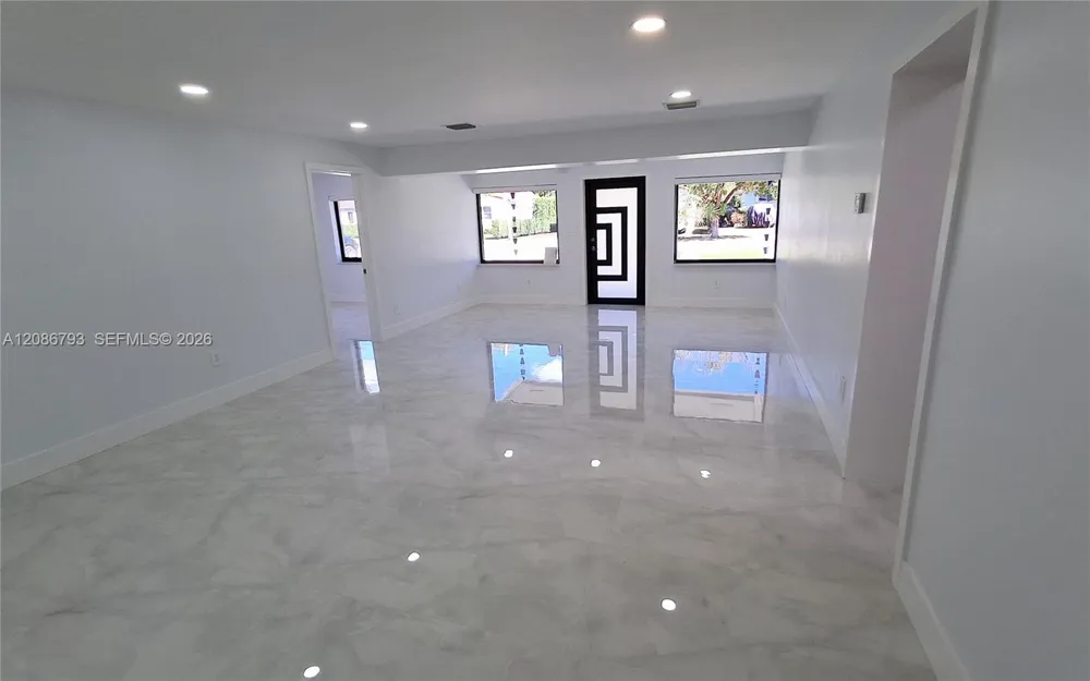 216 Shadow Way Miami Springs, FL 33166