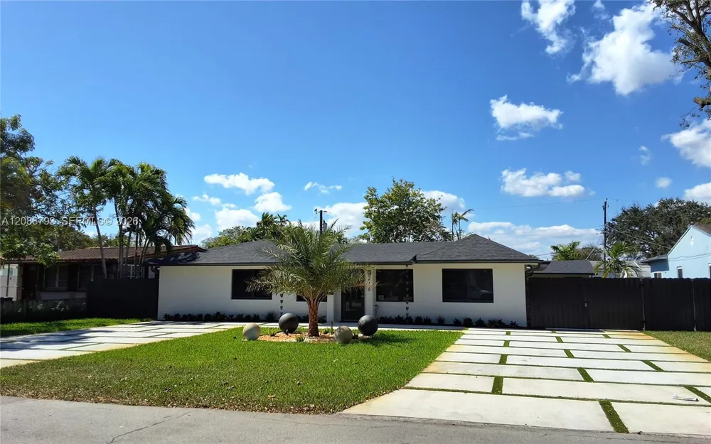 216 Shadow Way Miami Springs, FL 33166