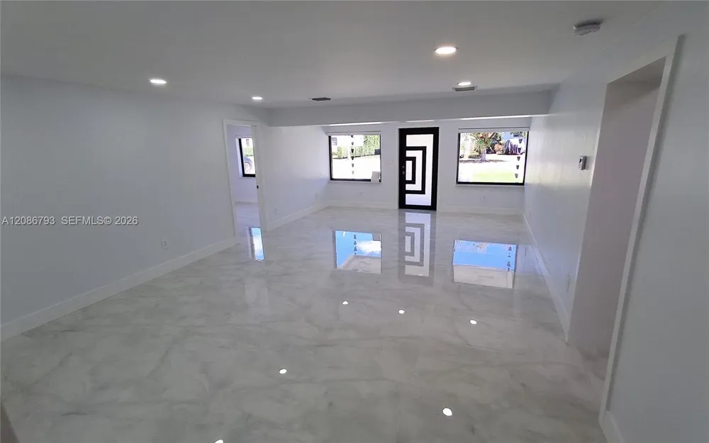 216 Shadow Way Miami Springs, FL 33166