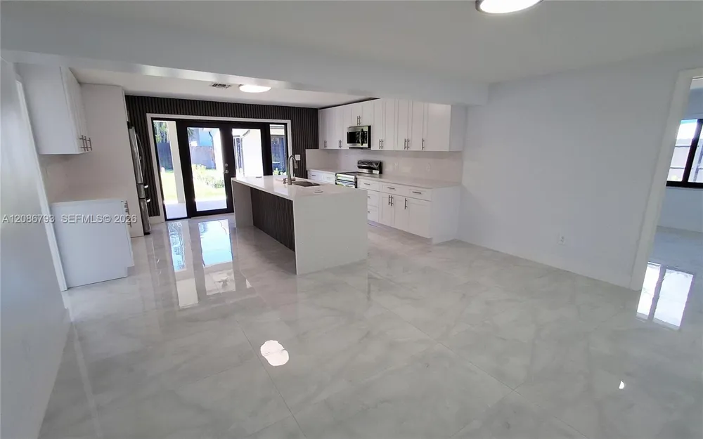 216 Shadow Way Miami Springs, FL 33166