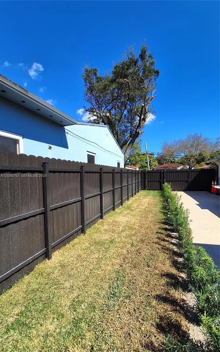 216 Shadow Way Miami Springs, FL 33166