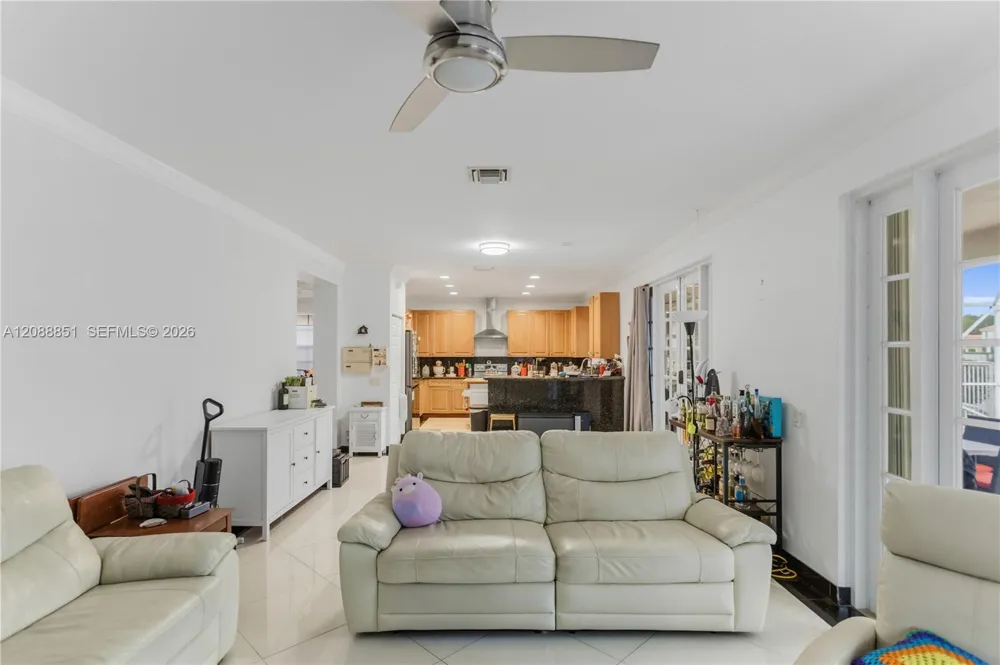 1642 Blue Jay Cir Weston, FL 33327