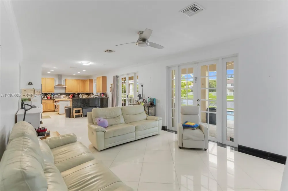 1642 Blue Jay Cir Weston, FL 33327