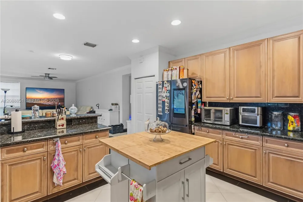 1642 Blue Jay Cir Weston, FL 33327