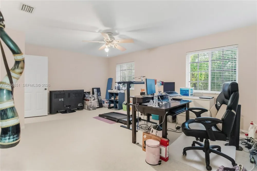 1642 Blue Jay Cir Weston, FL 33327