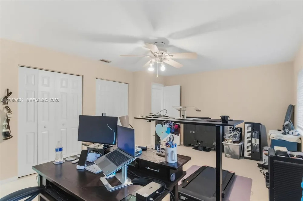 1642 Blue Jay Cir Weston, FL 33327
