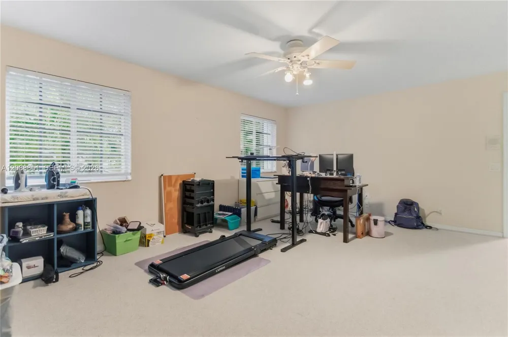 1642 Blue Jay Cir Weston, FL 33327