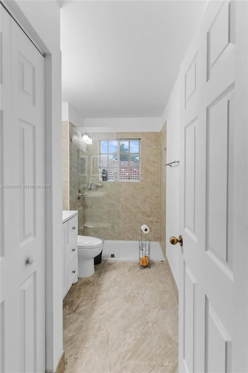 1642 Blue Jay Cir Weston, FL 33327