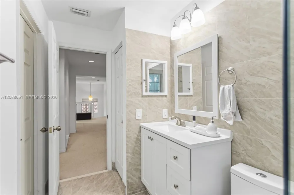 1642 Blue Jay Cir Weston, FL 33327